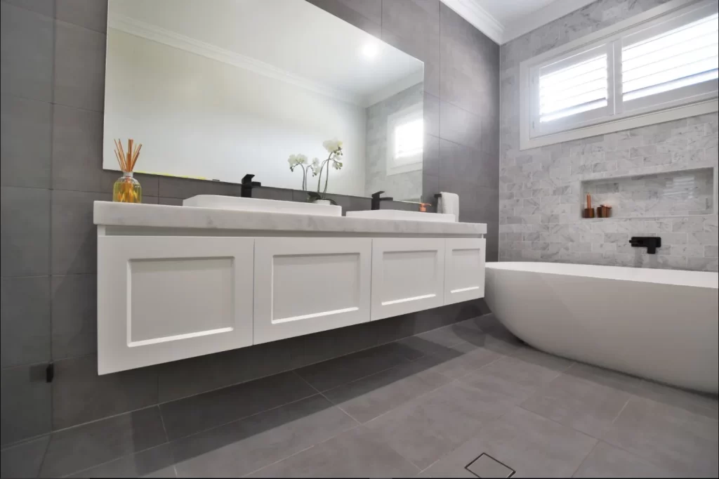 The Benefits of Integrating Inset Basins into Contemporary Bathroom Designs